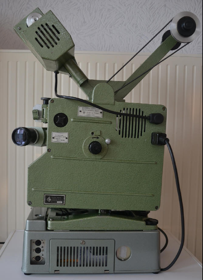 File:Filmprojektor mit Handkurbel,Heimprojektor für 35mm  Stummfilm.Malteserkreuzgetriebe.JPG - Wikipedia